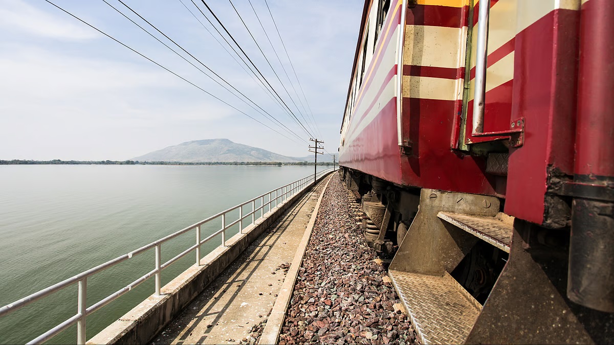 Railway PSU stock RVNL shares rise 4 company gets 404 orders from East Coast Railway