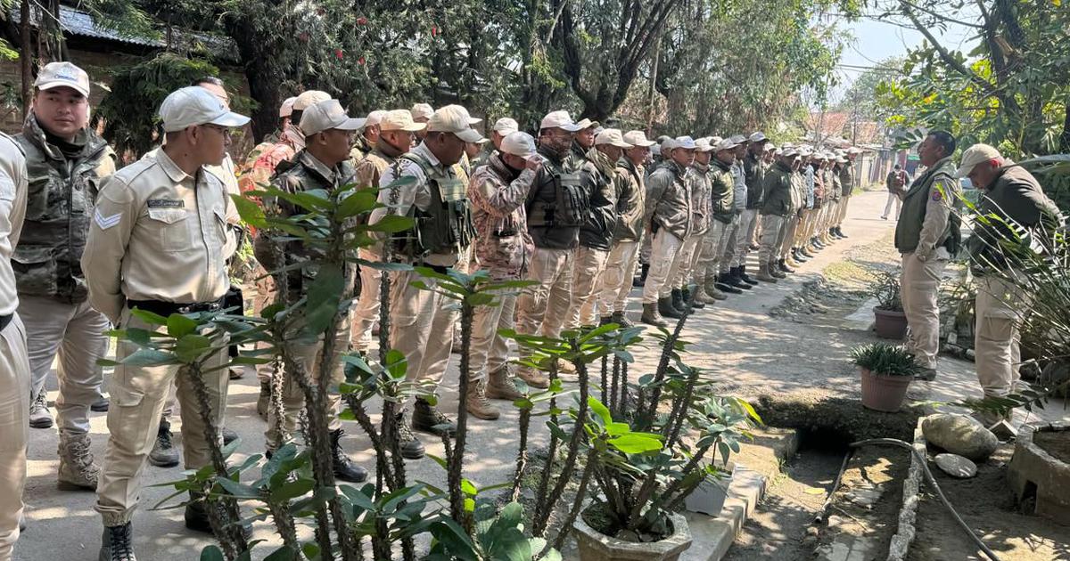 આતંકવાદીઓએ ચોકી પરથી હથિયારો અને દારૂગોળો લૂંટી લીધો, રિઝર્વ બટાલિયન નિશાન પર હતી 2 Terrorists looted arms and ammunition from the post reserve battalion was targeted