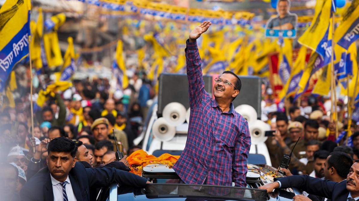 દિલ્હીમાં હાર બાદ ગુજરાતથી કેજરીવાલ માટે આવ્યા સારા સમાચાર, AAPએ ઘણી બેઠકો જીતી 2 aap wins seats in gujarat local body elections after delhi defeat