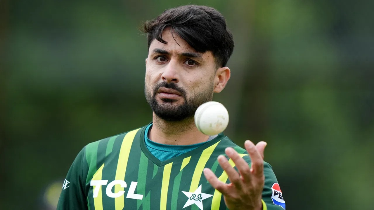 ind vs pak champions trophy 2025 leg spinner abrar ahmed is big threat for virat kohli in dubai stadium pitch