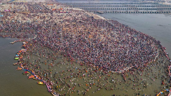 મહાશિવરાત્રી પર મહાકુંભમાં આવ્યું ભક્તોનું ઘોડાપૂર, પ્રયાગરાજથી 350 ટ્રેનો દોડાવવામાં આવશે, રેલવેએ ખાસ વ્યવસ્થા કરી 2 mahakumbh 2025 mahashivratri a huge crowd gathered in prayagraj sangam amrit snan railways made these special arrangements