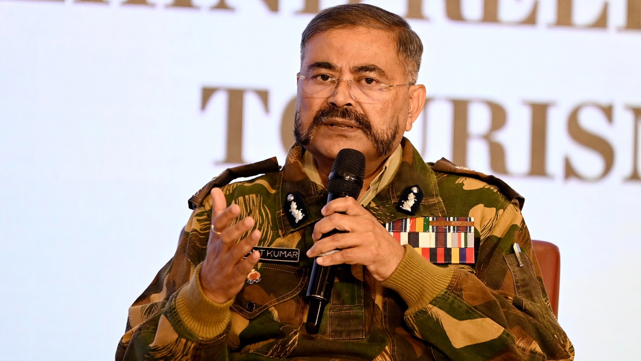 up police alert over mahashivratri mahakumbh dgp prashant kumar up police chief issues directives for security