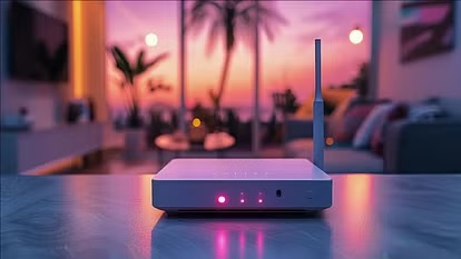 શું તમારા ઘરમાં WiFi લગાવવા આવેલી વ્યક્તિ ફ્રોડ છે? ઇન્ટરનેટ કનેક્શન લેતી વખતે આ બાબતો ભૂલશો નહીં 2 how to be safe from fraud wifi customer care agents and technicians keep these points in minds1