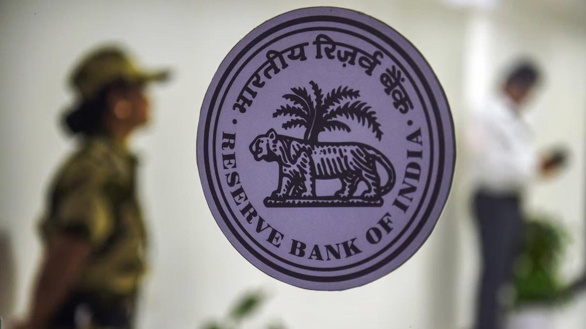 RBI ની મોટી જાહેરાત, લિક્વિડિટી વધારવા માટે બેંકિંગ સિસ્ટમમાં દાખલ કરવામાં આવશે ₹1.9 લાખ કરોડ રોકડા 2 rbi to inject rs 1 9 lakh crore cash into the banking system to increase liquidity