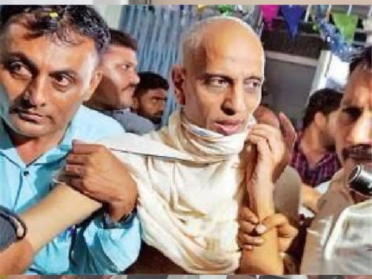 19 વર્ષની છોકરી પર બળાત્કારના કેસમાં દિગમ્બર જૈન મુનિ શાંતિસાગર મહારાજને 10 વર્ષની કેદની સજા ફટકારવામાં આવી 2 digambar jain muni shantisagar maharaj sentenced to 10 years in prisonsadfghj