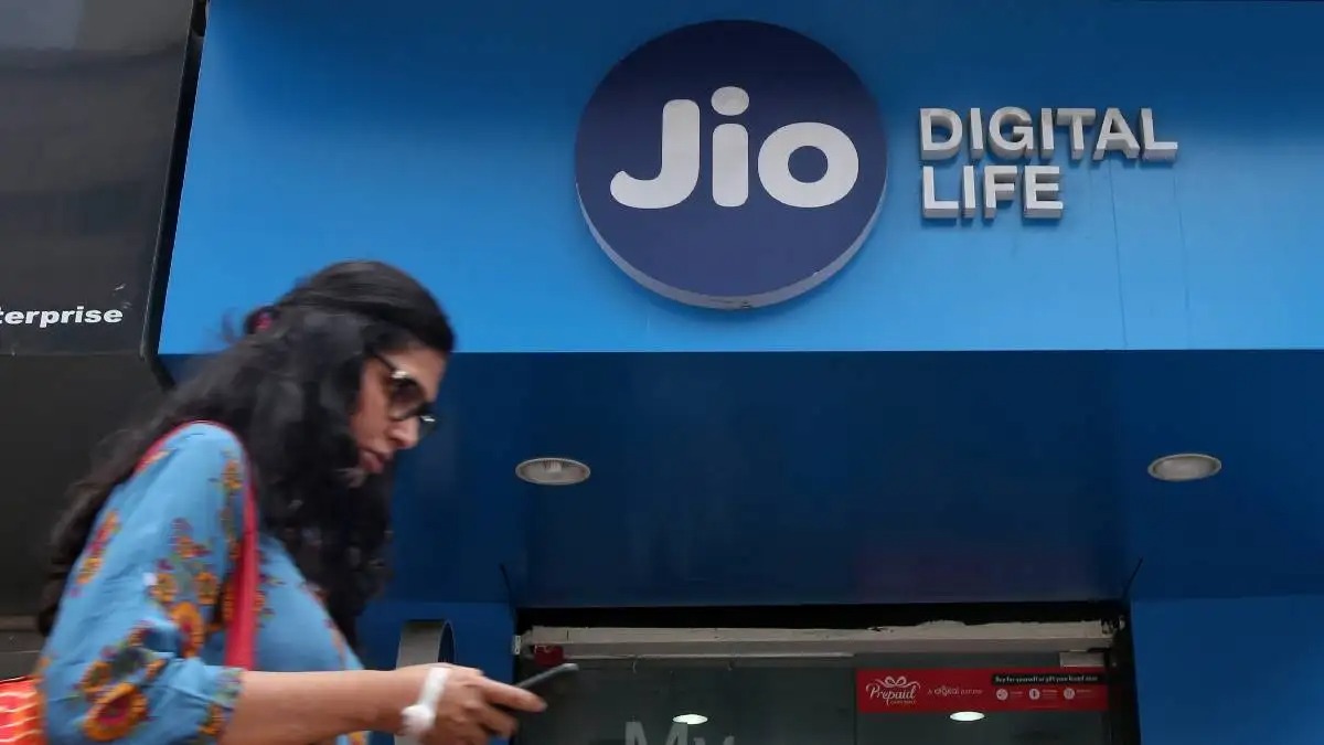 Jio સિમ 336 દિવસ સુધી એક્ટિવ રહેશે, કરોડો યુઝર્સને મોંઘા રિચાર્જ પ્લાનથી મળી રાહત 2 Jio SIM will remain active for 336 days crores of users will get relief from expensive recharge plans A